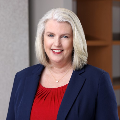 Robyn Swanson Headshot