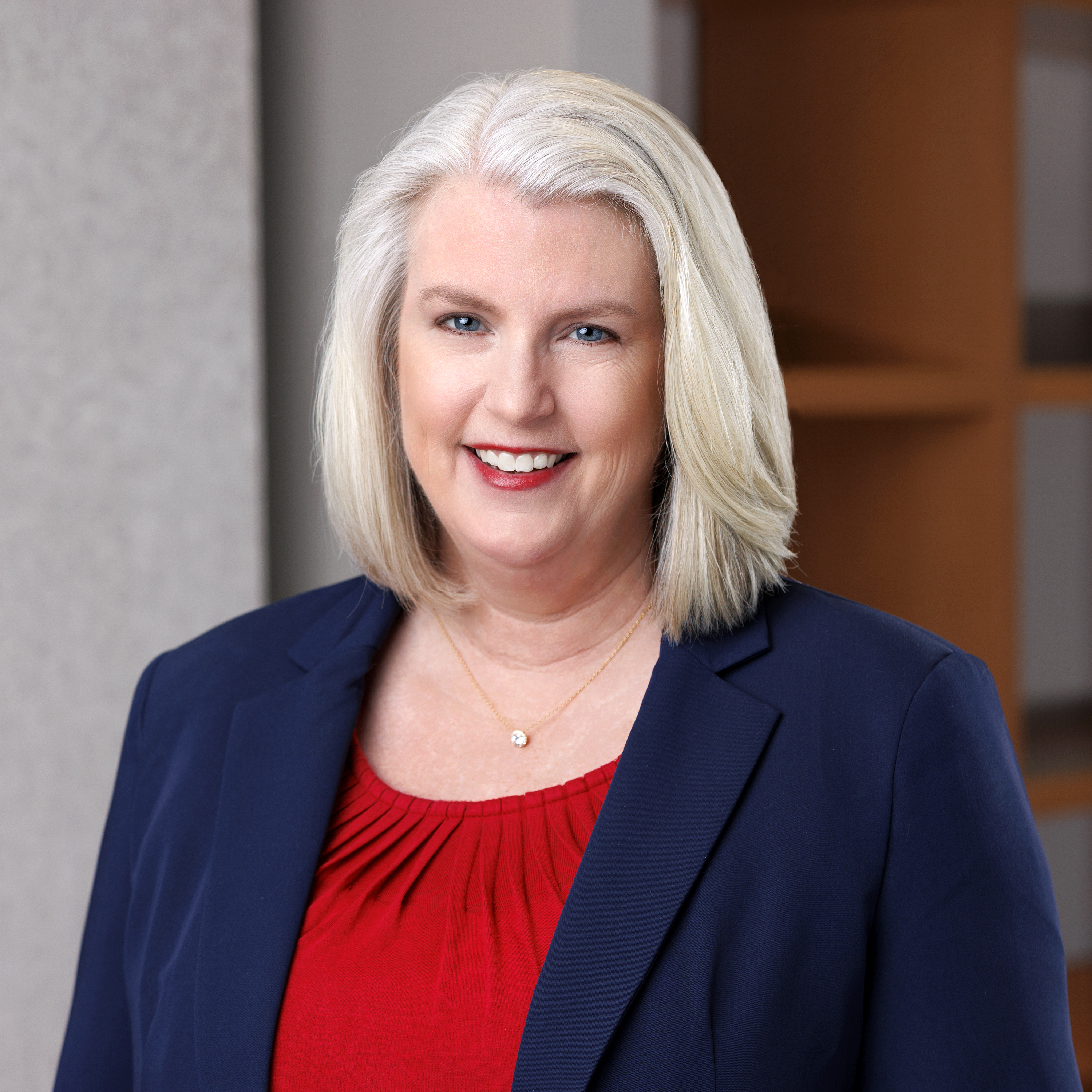 Robyn Swanson headshot